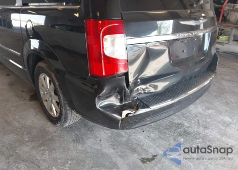 2015 Chrysler Town & Country Touring из США, поврежденный, VIN 2C4RC1BG4FR629564